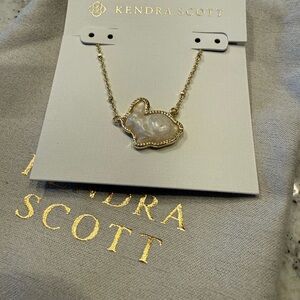 NWT Easter Kendra Scott Bunny Short Pendant/Necklace Gold Mother of Pearl